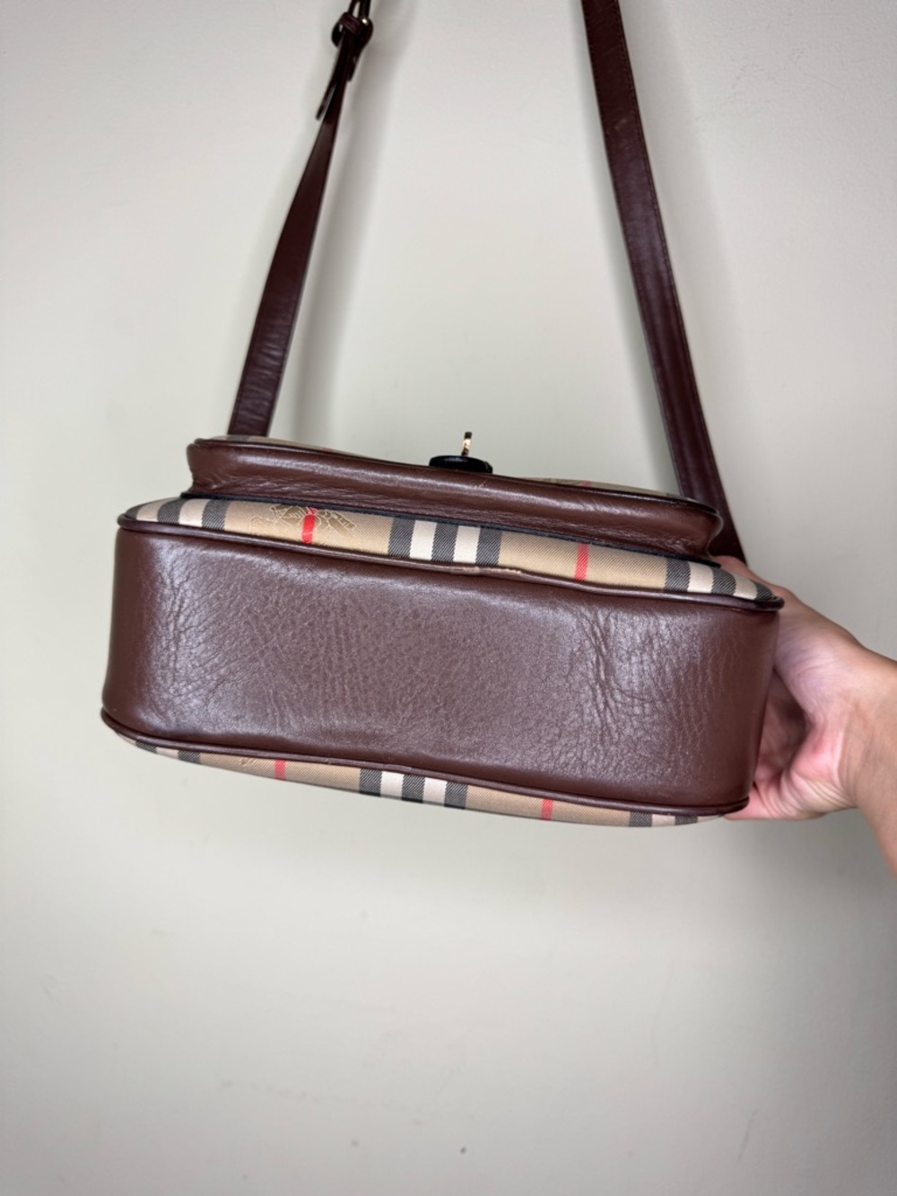Burberry Beige Crossbody Bag with Brown Trim - Picture 6 of 12